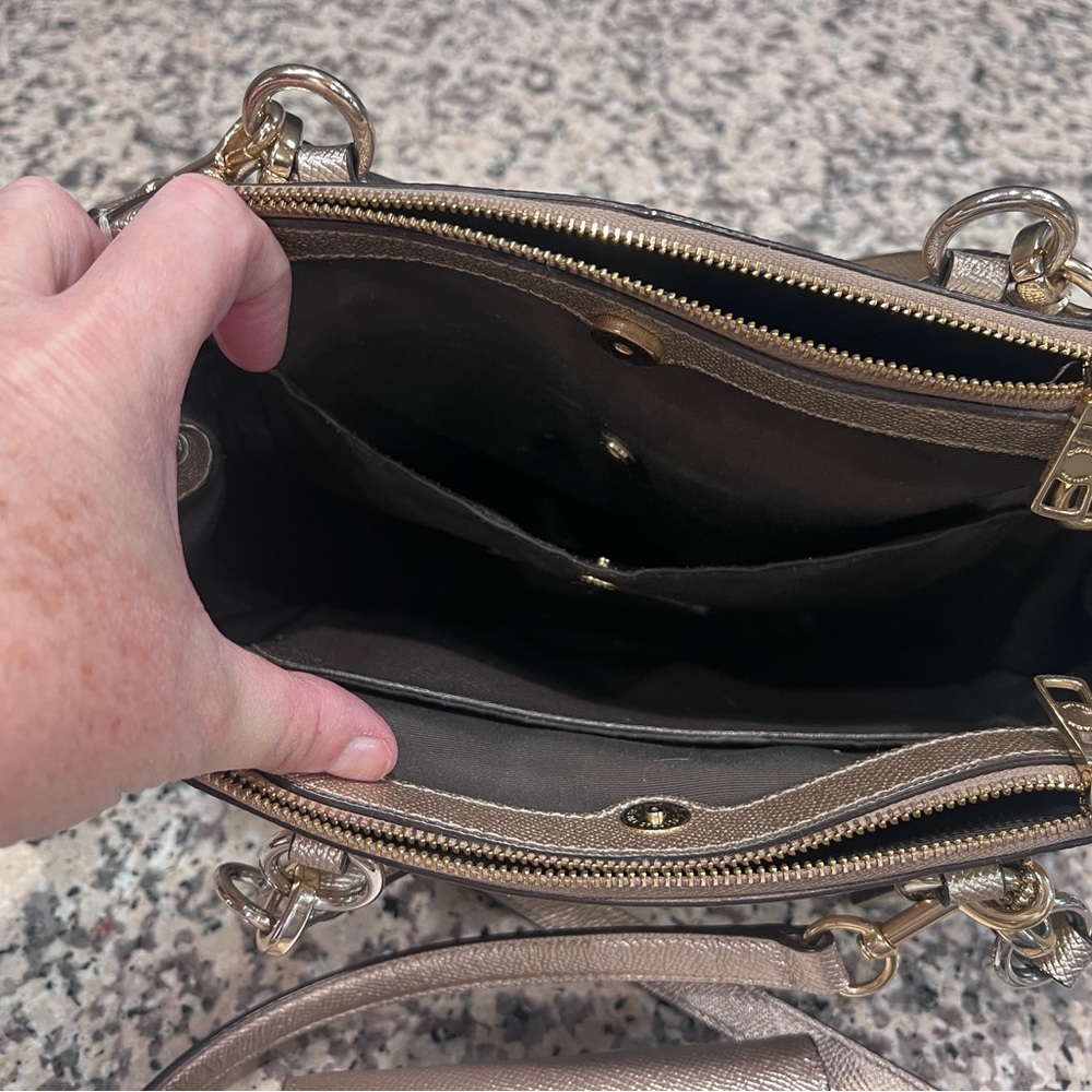 Coach crossgrain leather Mini christie Carryall.
Metallic blonde in color. - Picture 3 of 4